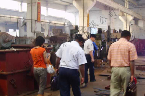 埃塞俄比亚客户到我厂考察破碎机设备
